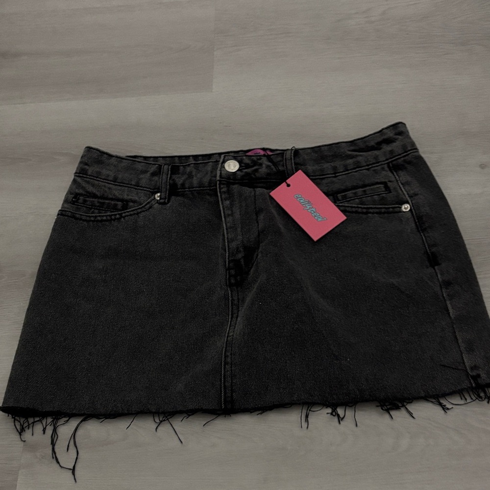 Edikted Charcoal Frayed Hem Mini Skirt